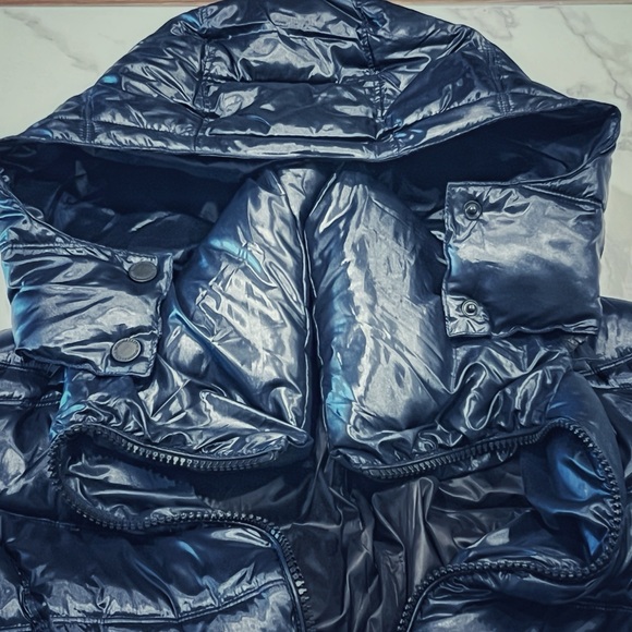 BCBG Max Azaria Quilted Puffer Coat - Picture 7 of 14